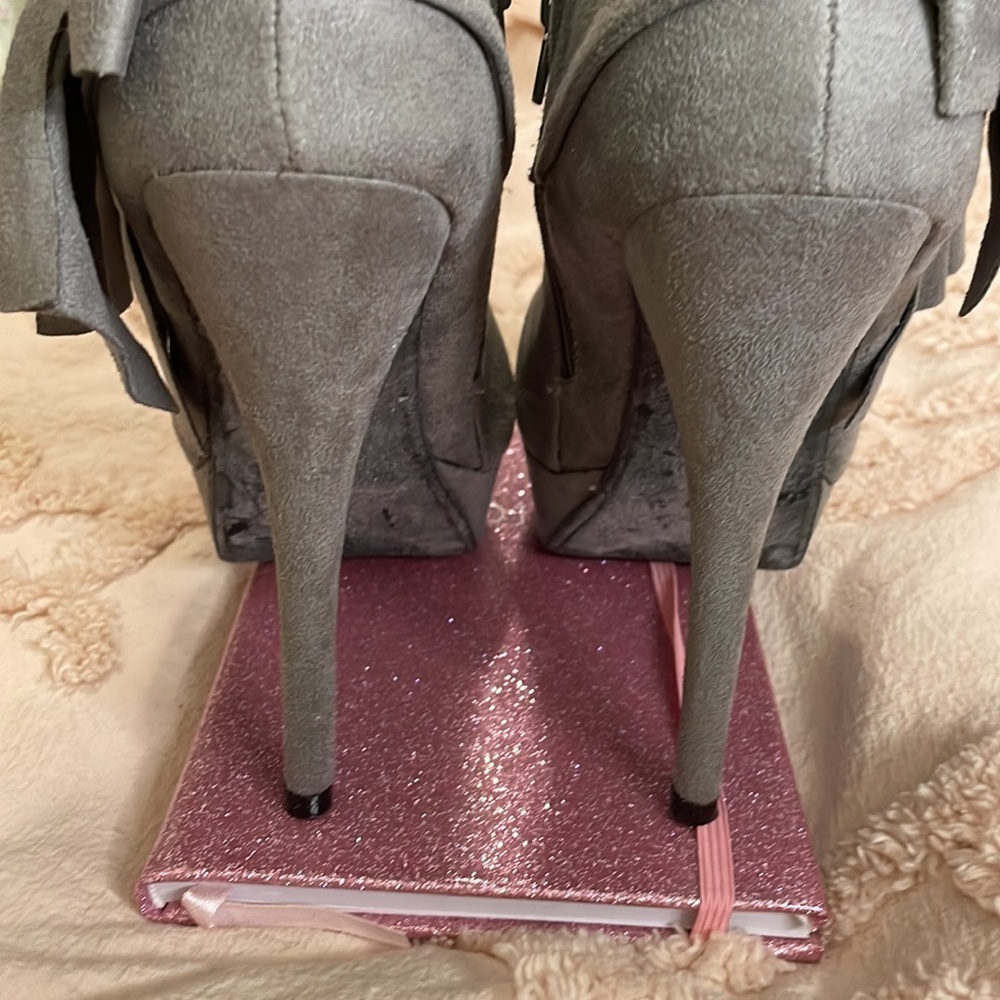 Gray Bows Ankle Booties - Picture 6 of 9